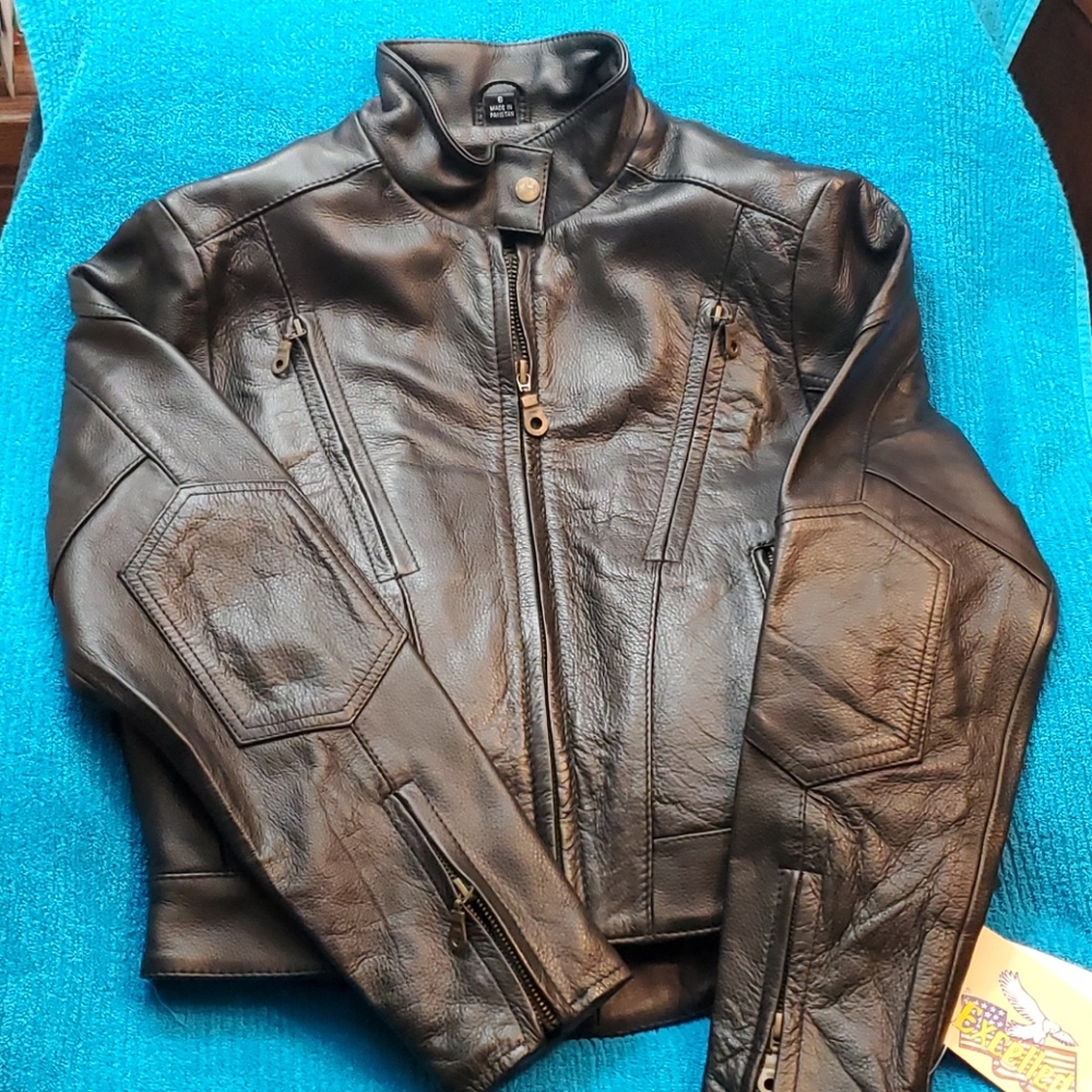 Ladies leather moto jacket NWT size 6 Heavy duty
